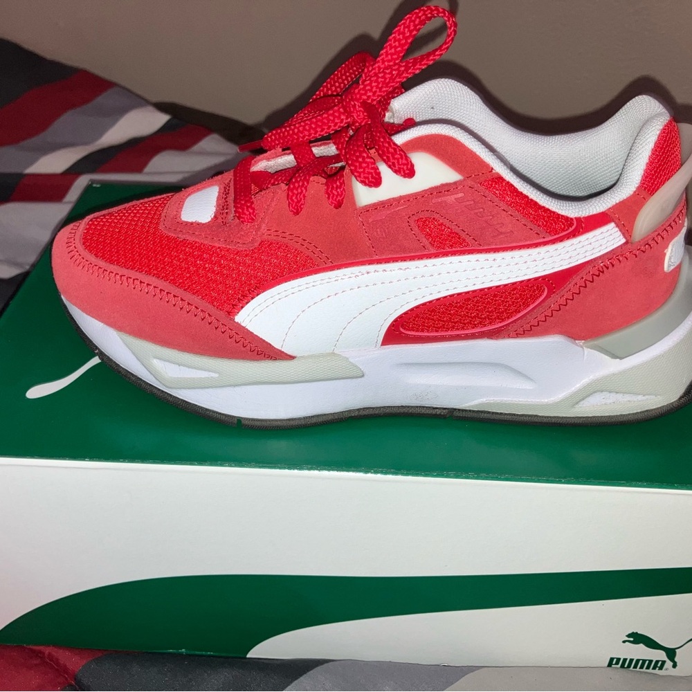 Puma Mirage Heritage Sport tennis shoes in like new condition.